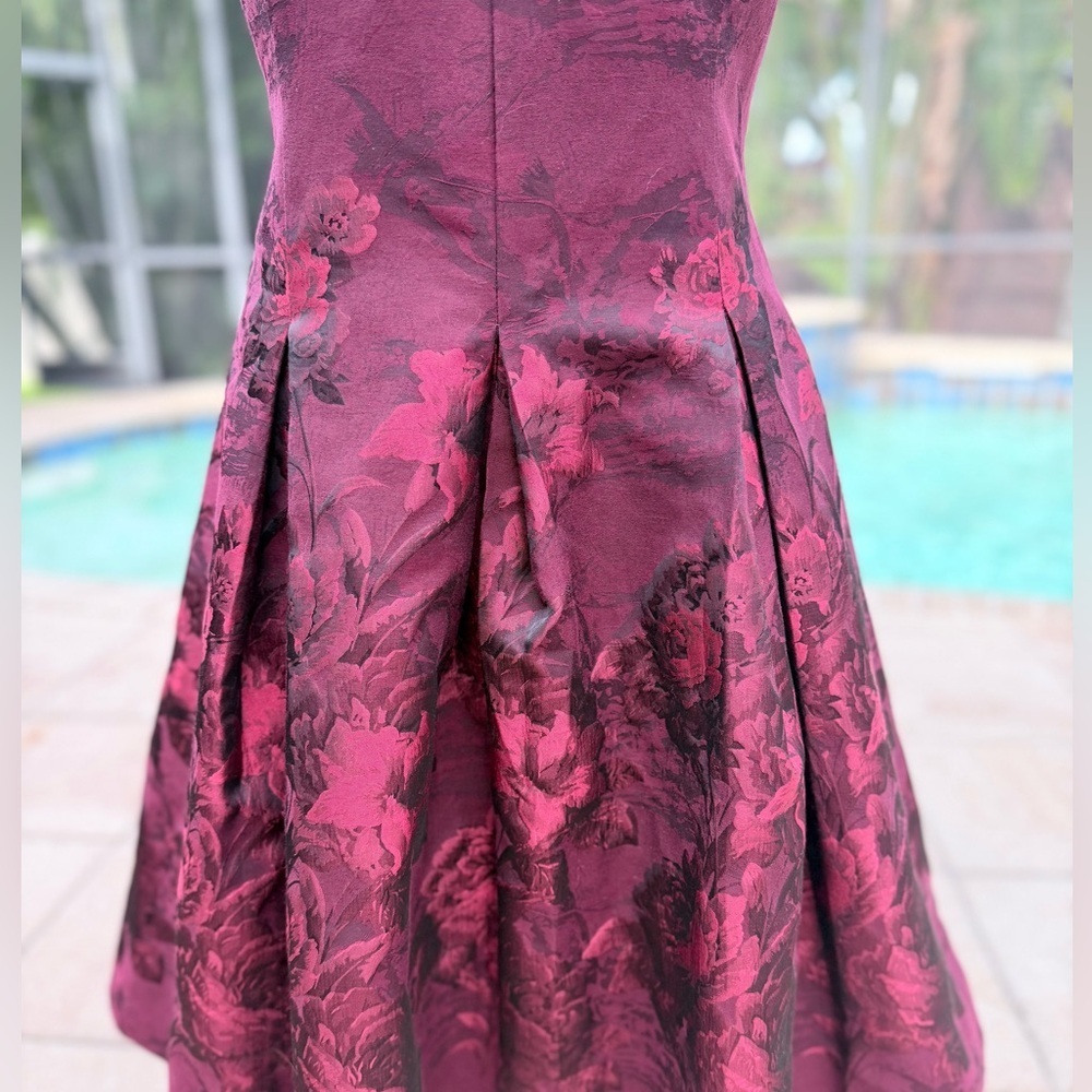 WHBM Burgundy Brocade Floral Fit & Flare Cocktail Dress w Pockets - Picture 3 of 11